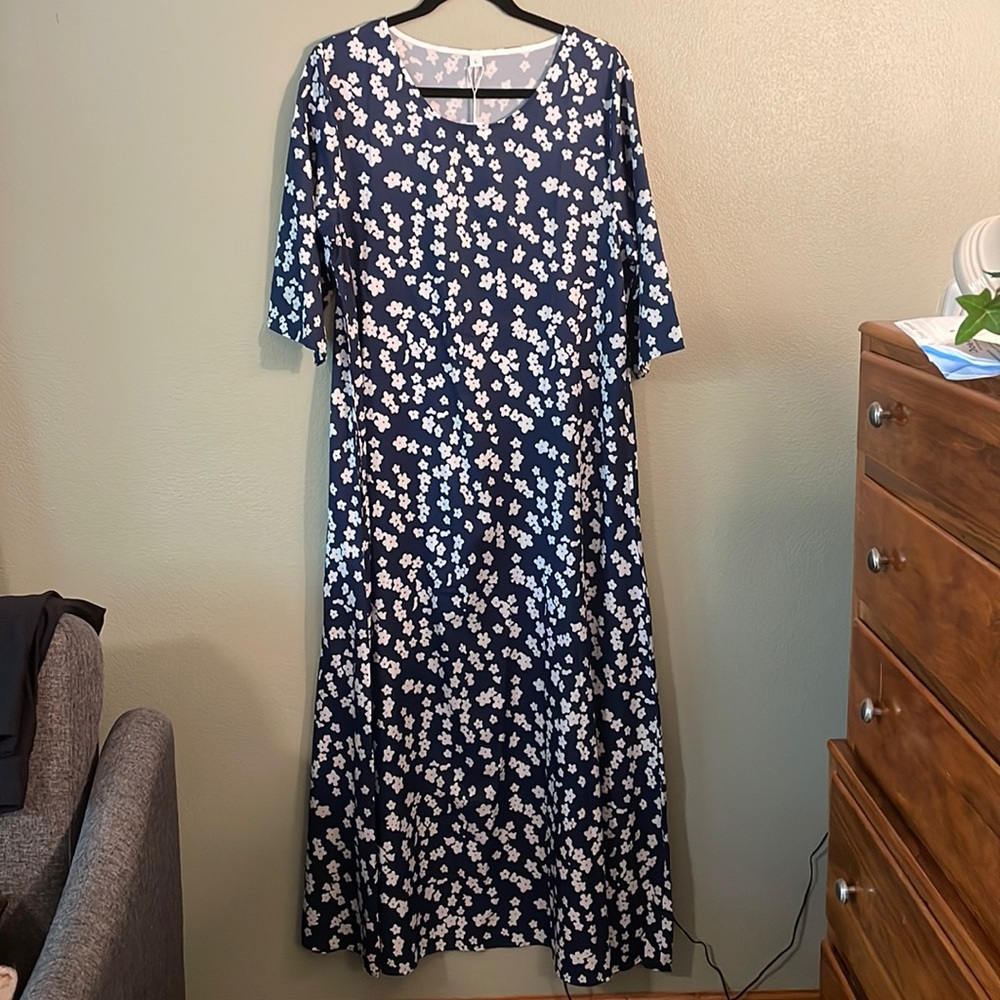 Dress Fashion Blue Flower midi dress. Size L